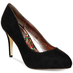Madden Girl Black Pumps
